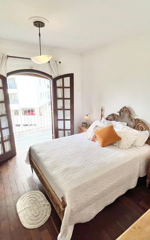 Casa à venda com 350m², 3 quartos e 6 vagas Casa à venda com 350m², 3 quartos e 6 vagasQuarto