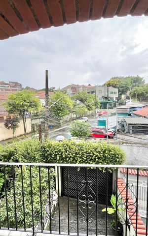 Casa à venda com 350m², 3 quartos e 6 vagas Casa à venda com 350m², 3 quartos e 6 vagasVaranda da Suíte