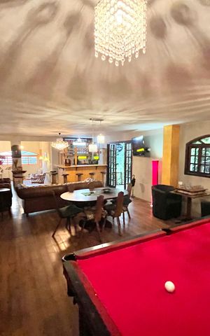 Casa à venda com 350m², 3 quartos e 6 vagas Casa à venda com 350m², 3 quartos e 6 vagasÁrea gourmet