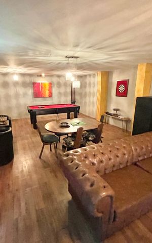 Casa à venda com 350m², 3 quartos e 6 vagas Casa à venda com 350m², 3 quartos e 6 vagasÁrea gourmet