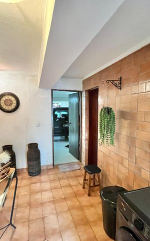 Casa à venda com 350m², 3 quartos e 6 vagas Casa à venda com 350m², 3 quartos e 6 vagasÁrea de Serviço