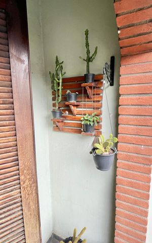 Casa à venda com 350m², 3 quartos e 6 vagas Casa à venda com 350m², 3 quartos e 6 vagasVaranda da Suíte