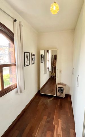 Casa à venda com 350m², 3 quartos e 6 vagas Casa à venda com 350m², 3 quartos e 6 vagasQuarto 2