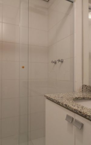 Apartamento para alugar com 68m², 2 quartos e 1 vagaBanheiro 