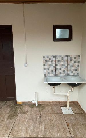 Casa para alugar com 50m², 2 quartos e 1 vaga Casa para alugar com 50m², 2 quartos e 1 vagaÁrea de serviço