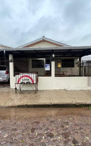 Casa para alugar com 50m², 2 quartos e 1 vaga Casa para alugar com 50m², 2 quartos e 1 vagaFachada