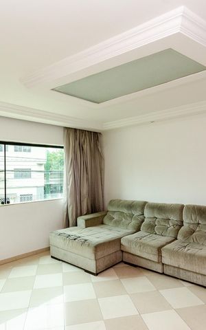 Casa à venda com 200m², 3 quartos e 4 vagas Casa à venda com 200m², 3 quartos e 4 vagasSala