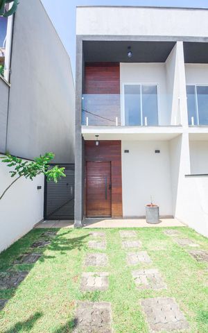 Casa à venda com 125m², 3 quartos e 1 vagaFachada