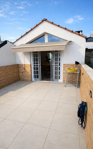 Casa à venda com 120m², 3 quartos e 3 vagas Casa à venda com 120m², 3 quartos e 3 vagasÁrea externa