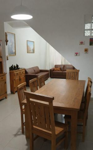 Casa à venda com 120m², 3 quartos e 3 vagas Casa à venda com 120m², 3 quartos e 3 vagasSala
