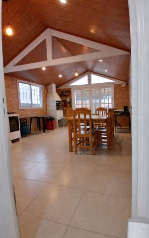 Casa à venda com 120m², 3 quartos e 3 vagas Casa à venda com 120m², 3 quartos e 3 vagasÁrea externa