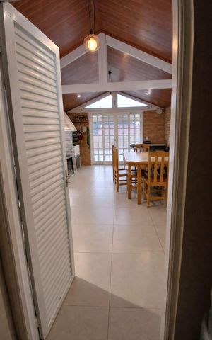 Casa à venda com 120m², 3 quartos e 3 vagas Casa à venda com 120m², 3 quartos e 3 vagasÁrea externa