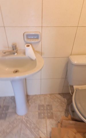 Casa para alugar com 250m², 2 quartos e 3 vagasBanheiro de serviço