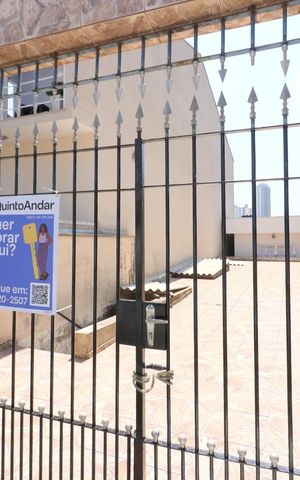 Casa para alugar com 250m², 2 quartos e 3 vagasFachada