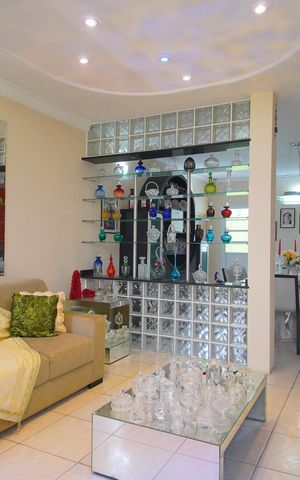 Casa à venda com 280m², 6 quartos e 2 vagasSala