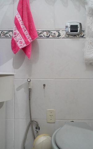 Casa à venda com 280m², 6 quartos e 2 vagasBanheiro de serviço