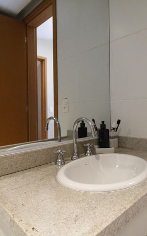 Casa de condomínio à venda com 140m², 4 quartos e 2 vagasBanheiro da Suíte 2 e 3 