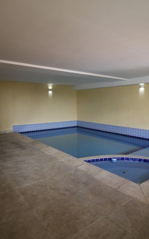 Casa de condomínio à venda com 140m², 4 quartos e 2 vagasÁrea comum - Piscina