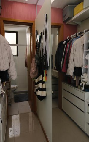 Casa de condomínio à venda com 140m², 4 quartos e 2 vagasCloset da suíte 1