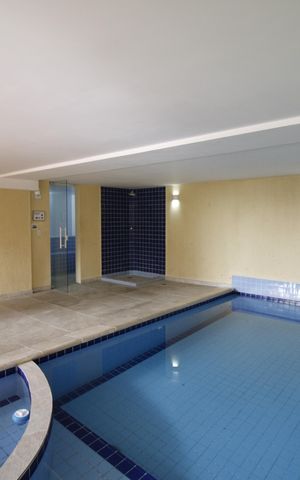 Casa de condomínio à venda com 140m², 4 quartos e 2 vagasÁrea comum - Piscina
