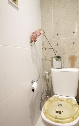 Casa de condomínio à venda com 140m², 4 quartos e 2 vagasLavabo