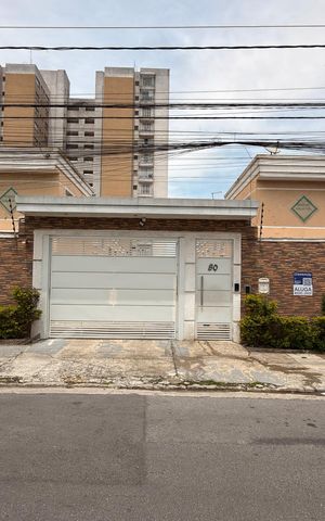 Casa de condomínio para alugar com 55m², 2 quartos e 1 vaga Casa de condomínio para alugar com 55m², 2 quartos e 1 vagaFachada