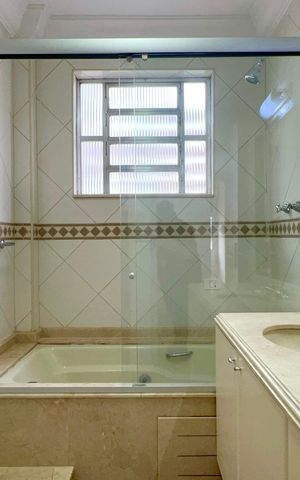 Apartamento à venda com 157m², 3 quartos e 1 vagaBanheiro social