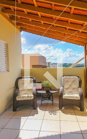 Casa à venda com 70m², 2 quartos e 2 vagas