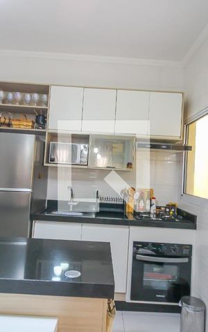 Casa à venda com 70m², 2 quartos e 2 vagas
