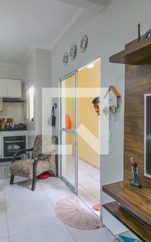 Casa à venda com 70m², 2 quartos e 2 vagas