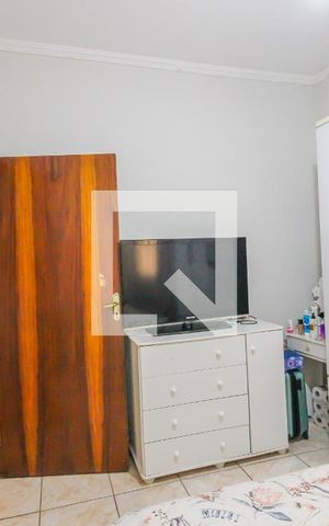 Casa à venda com 70m², 2 quartos e 2 vagas