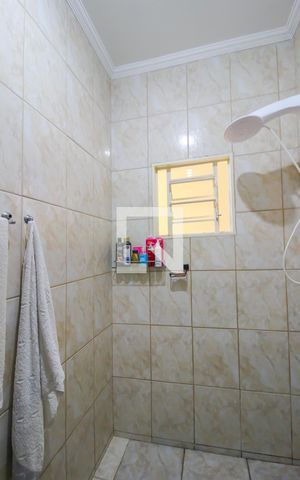 Casa à venda com 70m², 2 quartos e 2 vagas