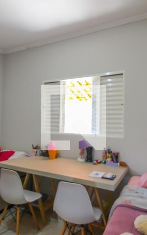 Casa à venda com 70m², 2 quartos e 2 vagas