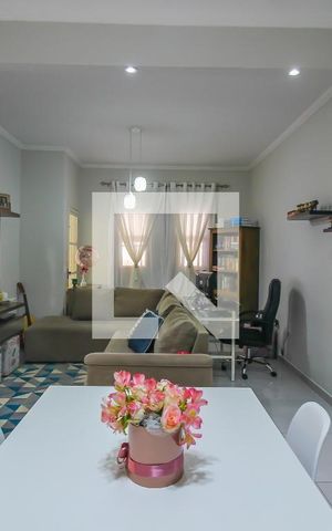 Casa à venda com 70m², 2 quartos e 2 vagas