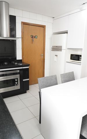 Apartamento para alugar com 119m², 4 quartos e 3 vagas Apartamento para alugar com 119m², 4 quartos e 3 vagasCozinha