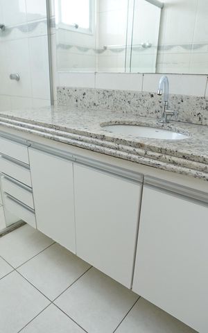 Apartamento para alugar com 119m², 4 quartos e 3 vagas Apartamento para alugar com 119m², 4 quartos e 3 vagasBanheiro da Suíte 2