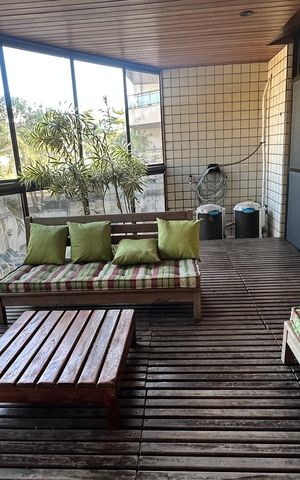 Apartamento à venda com 100m², 3 quartos e 2 vagas Apartamento à venda com 100m², 3 quartos e 2 vagasVaranda