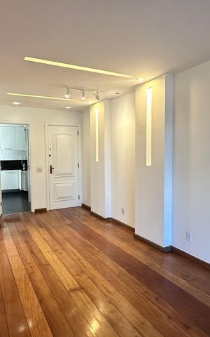 Apartamento à venda com 100m², 3 quartos e 2 vagas Apartamento à venda com 100m², 3 quartos e 2 vagasSala