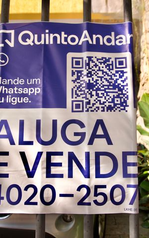 Casa à venda com 266m², 4 quartos e 4 vagas Casa à venda com 266m², 4 quartos e 4 vagasPlaca