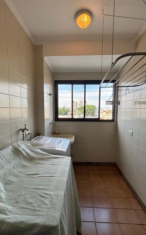 Apartamento à venda com 140m², 3 quartos e 2 vagas Apartamento à venda com 140m², 3 quartos e 2 vagasÁrea de Serviço
