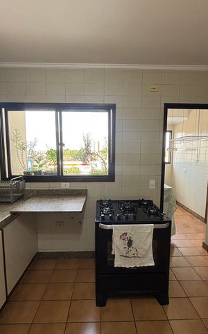 Apartamento à venda com 140m², 3 quartos e 2 vagas Apartamento à venda com 140m², 3 quartos e 2 vagasCozinha