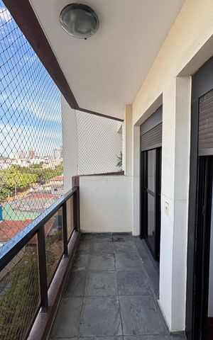 Apartamento à venda com 140m², 3 quartos e 2 vagas Apartamento à venda com 140m², 3 quartos e 2 vagasQuarto 1 Varanda