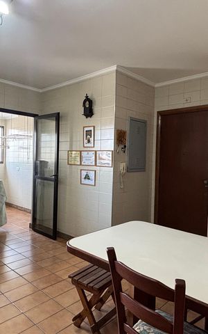 Apartamento à venda com 140m², 3 quartos e 2 vagas Apartamento à venda com 140m², 3 quartos e 2 vagasCozinha