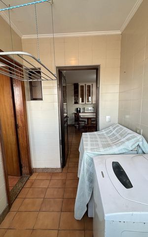 Apartamento à venda com 140m², 3 quartos e 2 vagas Apartamento à venda com 140m², 3 quartos e 2 vagasÁrea de Serviço