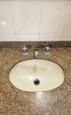 Apartamento à venda com 140m², 3 quartos e 2 vagas Apartamento à venda com 140m², 3 quartos e 2 vagasBanheiro da Suíte