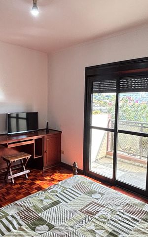 Apartamento à venda com 140m², 3 quartos e 2 vagas Apartamento à venda com 140m², 3 quartos e 2 vagasSuite