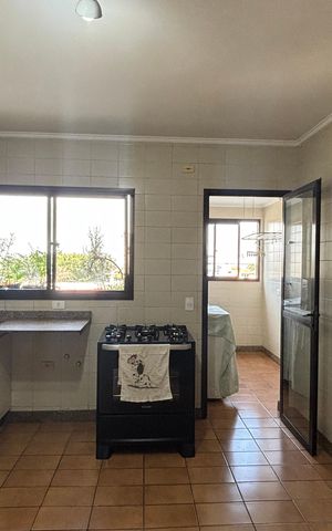 Apartamento à venda com 140m², 3 quartos e 2 vagas Apartamento à venda com 140m², 3 quartos e 2 vagasCozinha