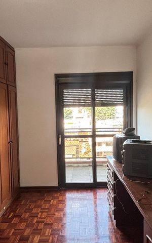 Apartamento à venda com 140m², 3 quartos e 2 vagas Apartamento à venda com 140m², 3 quartos e 2 vagasQuarto 1
