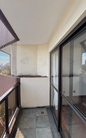 Apartamento à venda com 140m², 3 quartos e 2 vagas Apartamento à venda com 140m², 3 quartos e 2 vagasVaranda Sala