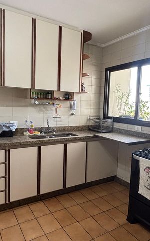 Apartamento à venda com 140m², 3 quartos e 2 vagas Apartamento à venda com 140m², 3 quartos e 2 vagasCozinha